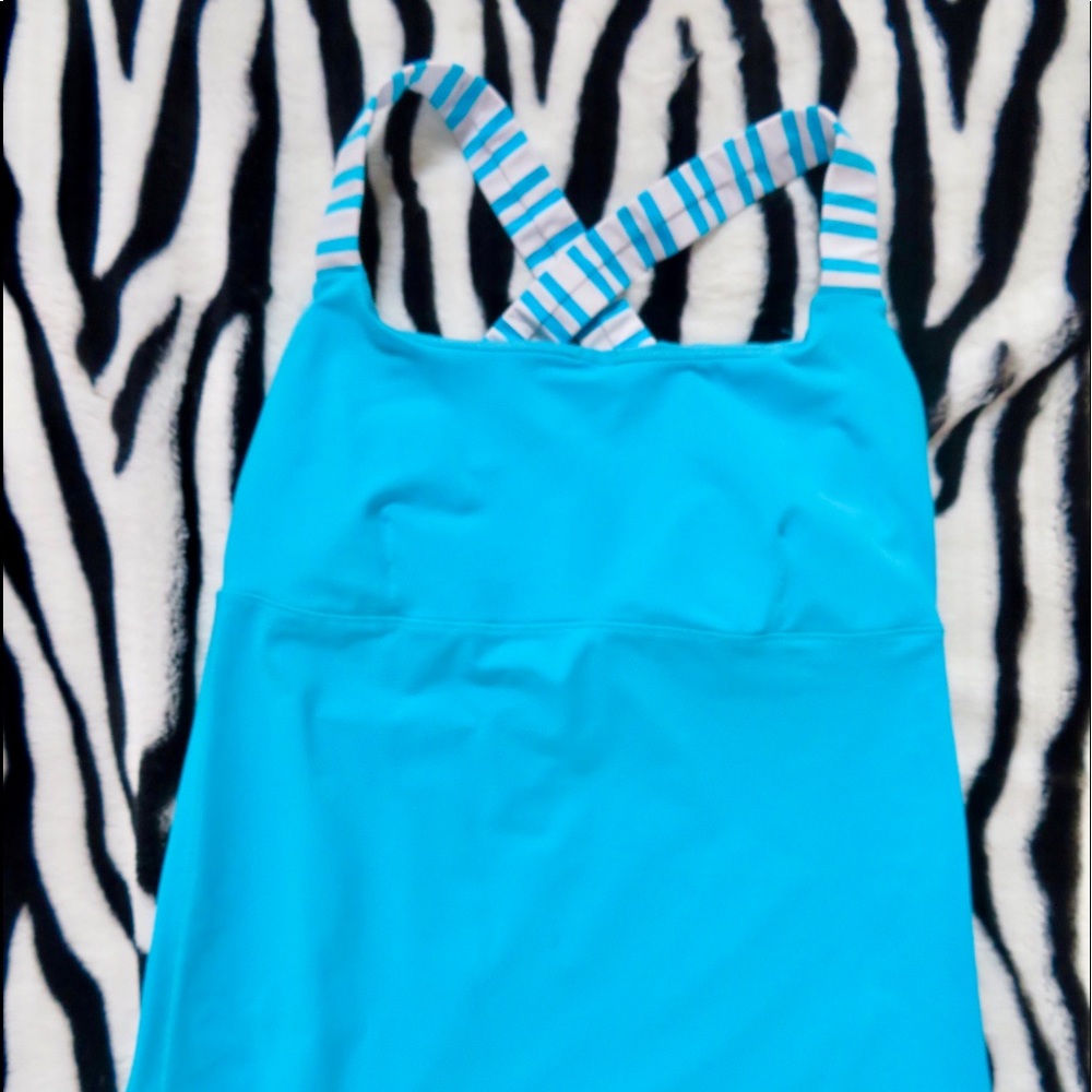 Lululemon workout top